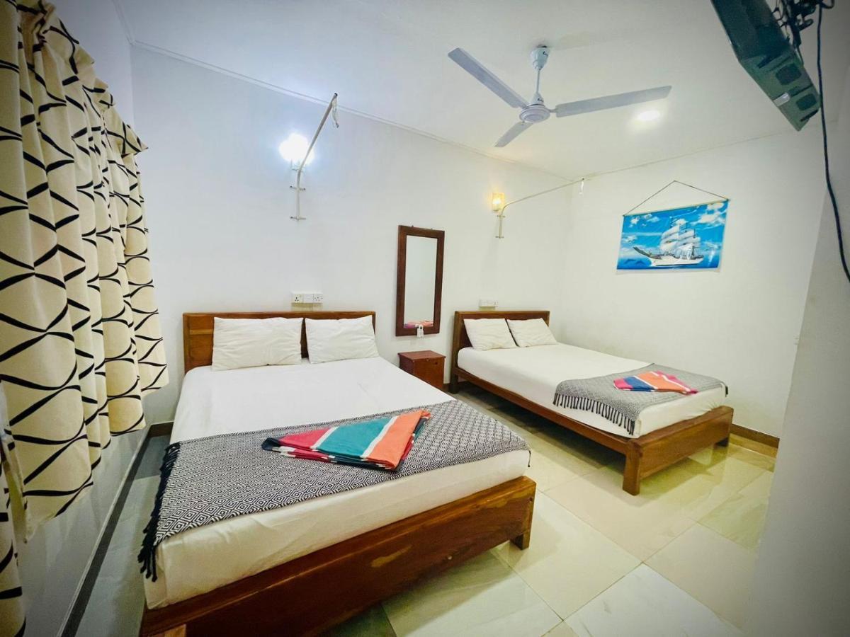 Trinco Star Cabana Trincomalee Bagian luar foto