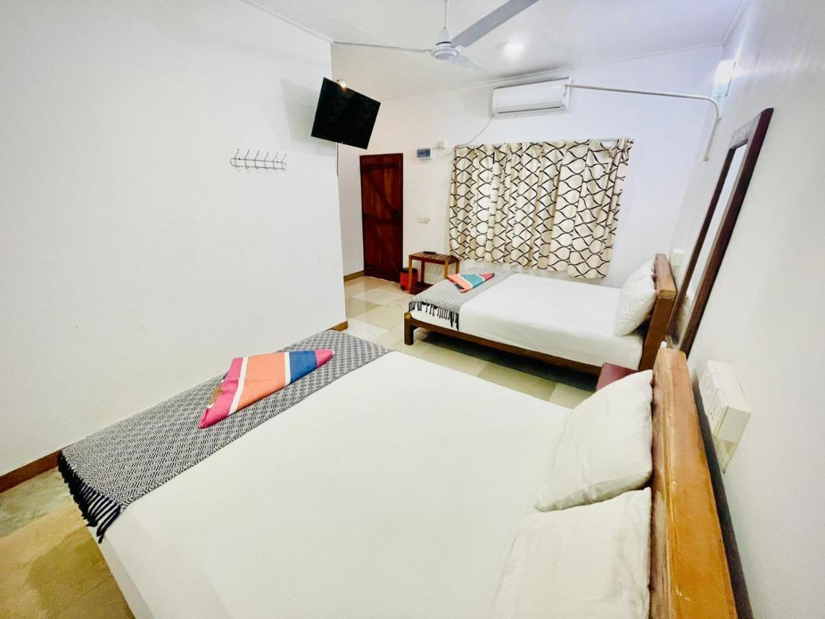 Trinco Star Cabana Trincomalee Bagian luar foto