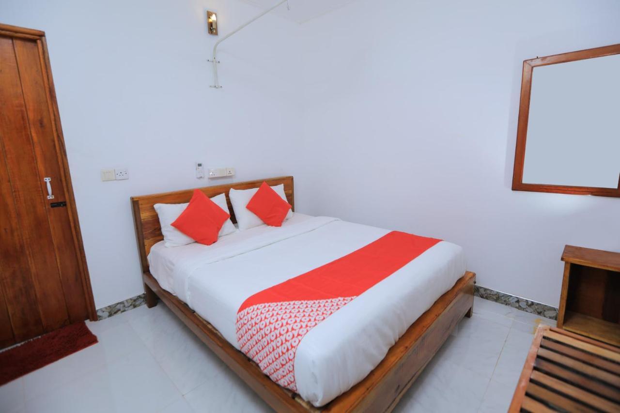 Trinco Star Cabana Trincomalee Bagian luar foto