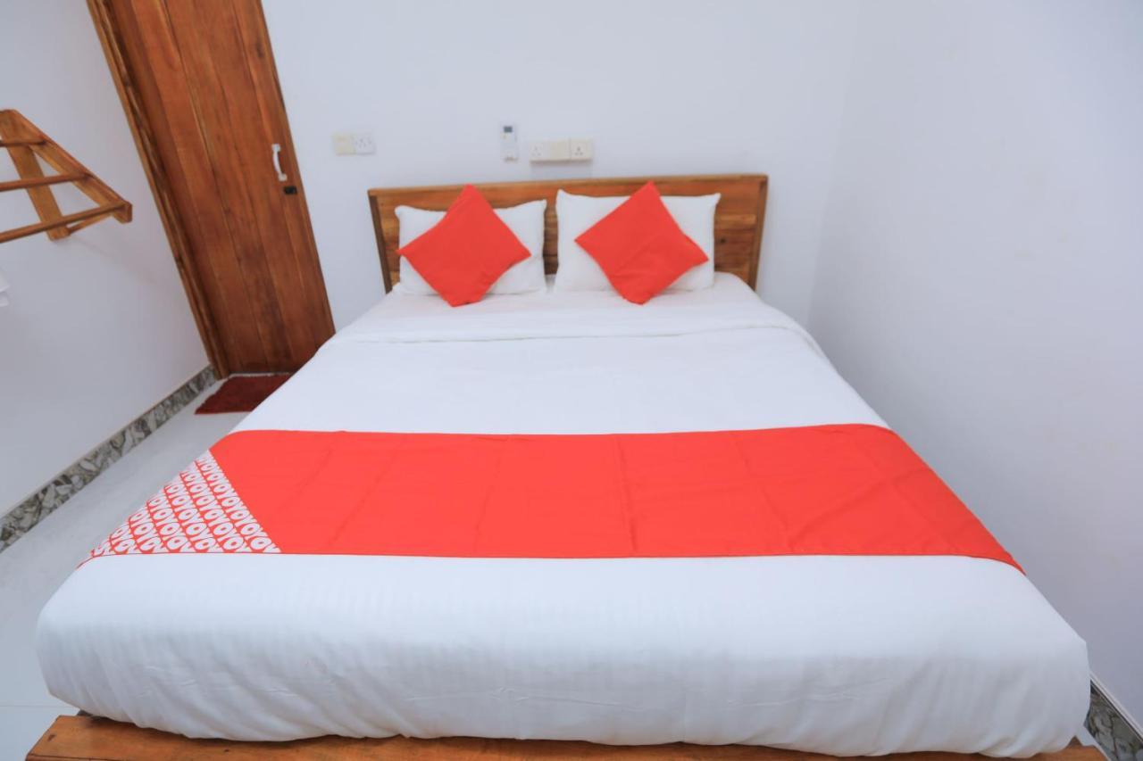 Trinco Star Cabana Trincomalee Bagian luar foto